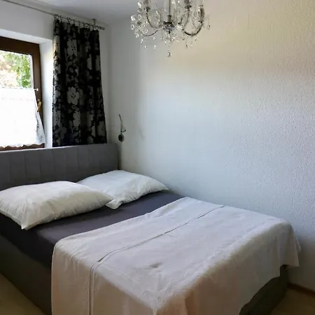 Biburg86420 Apartman *
